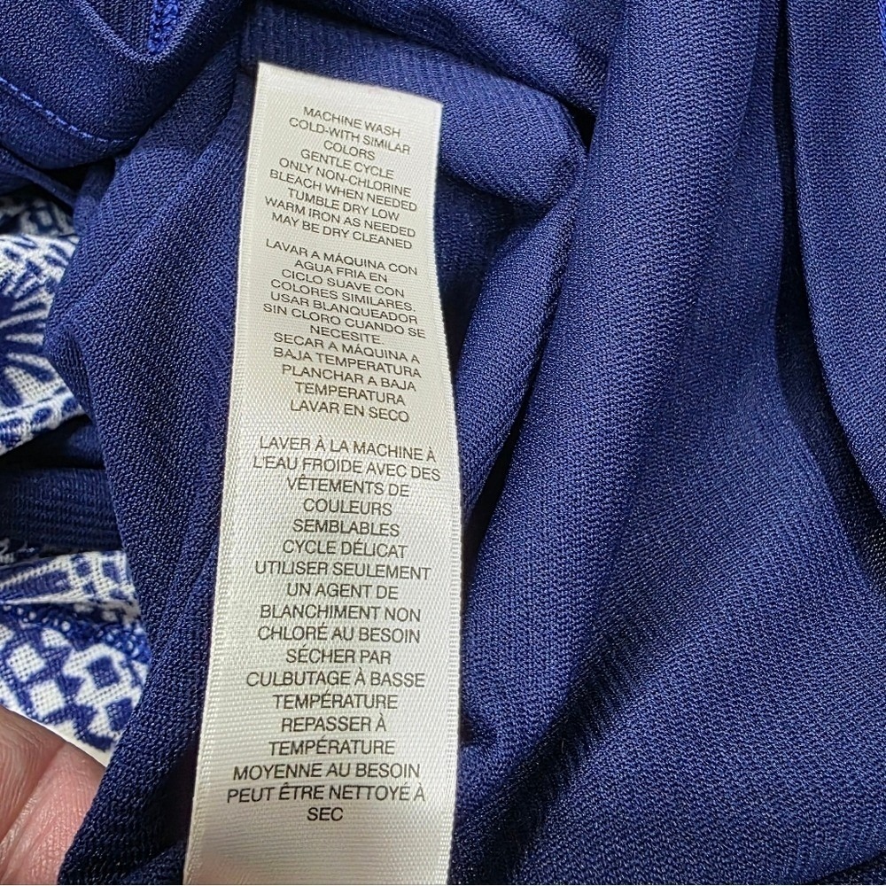 Chico's Deep Blue & White Medallion Print Top Size 3 XL Lined Scoop Neck Boho - Picture 6 of 9